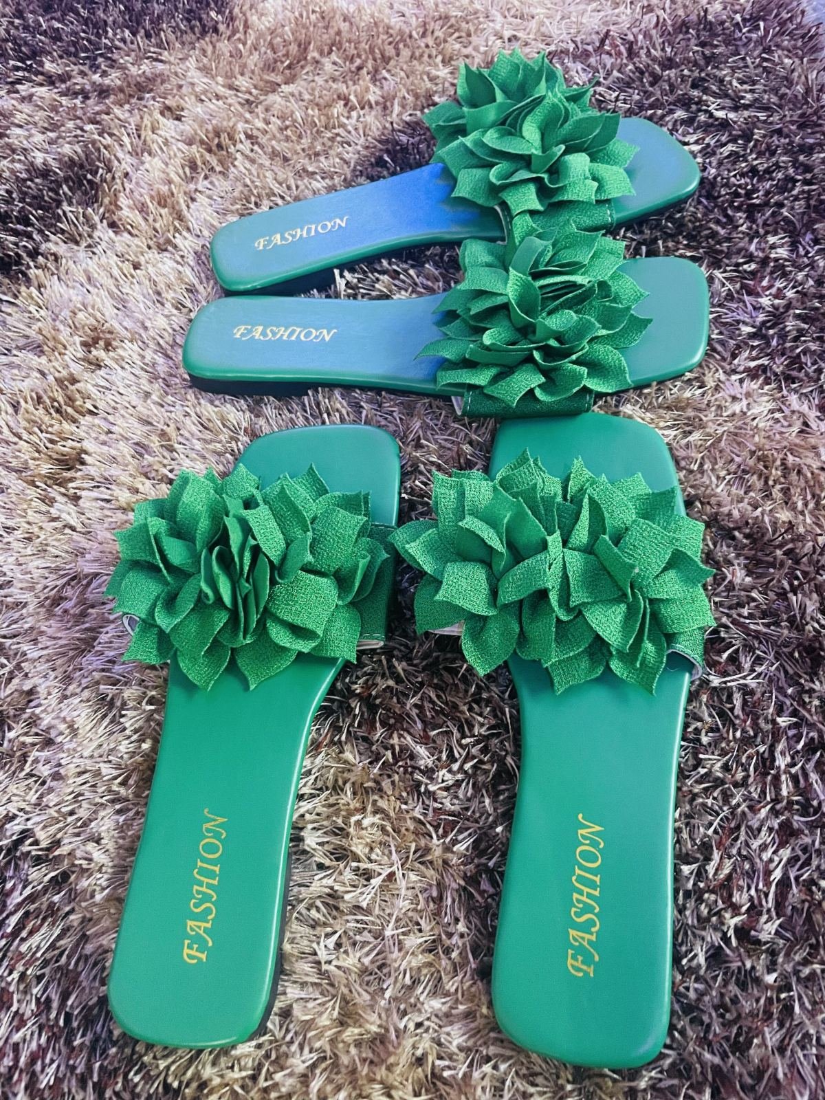 💚 Green Floral Ruffle Slide Sandals - Image 2
